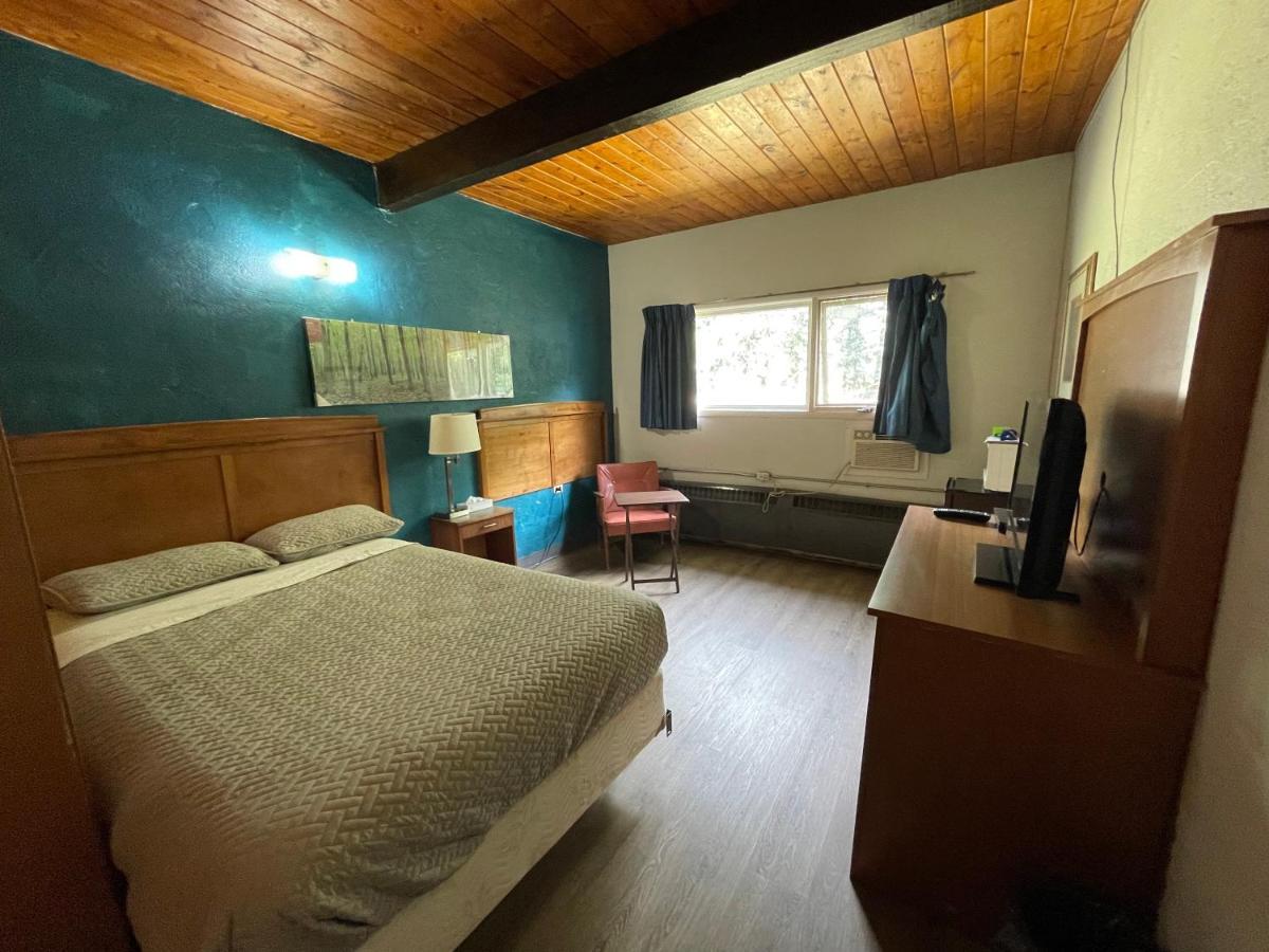 Rosthern Hotel 外观 照片