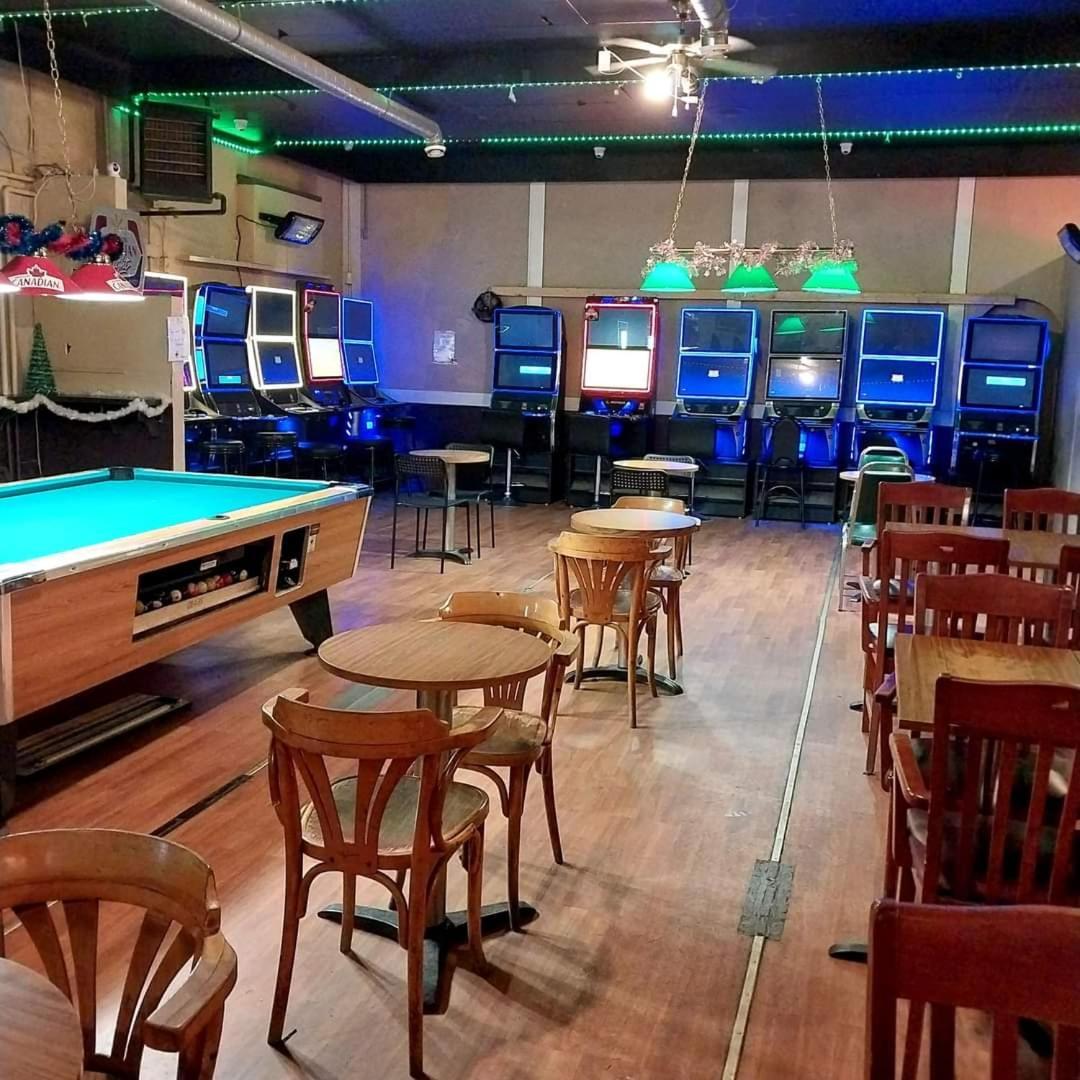 Rosthern Hotel 外观 照片